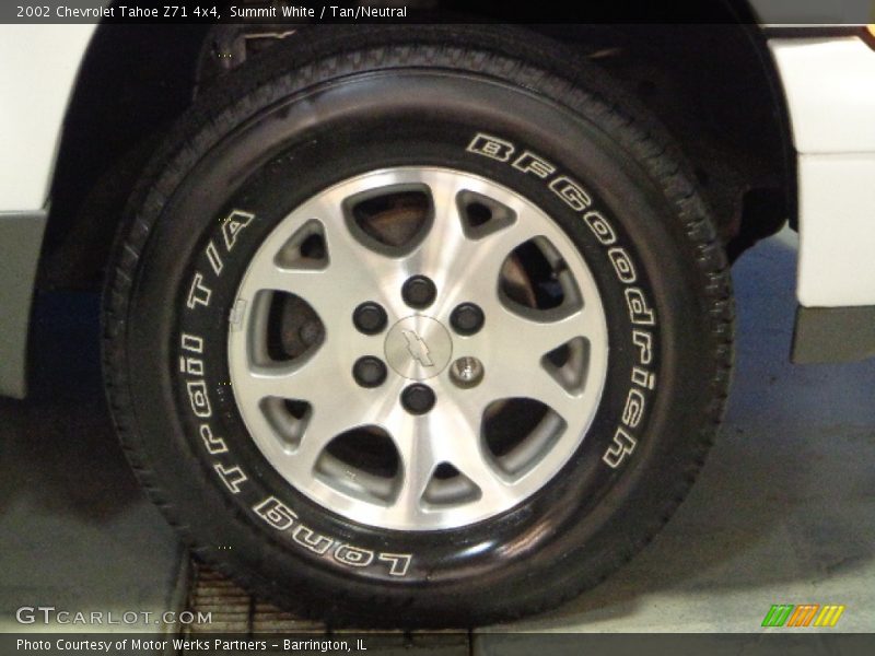 Summit White / Tan/Neutral 2002 Chevrolet Tahoe Z71 4x4