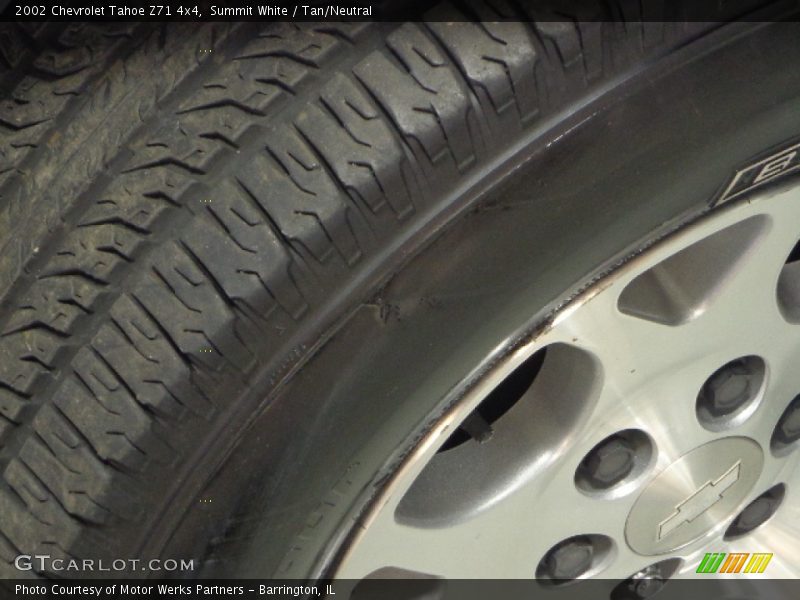 Summit White / Tan/Neutral 2002 Chevrolet Tahoe Z71 4x4