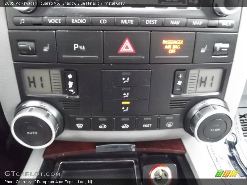 Shadow Blue Metallic / Kristal Grey 2005 Volkswagen Touareg V6