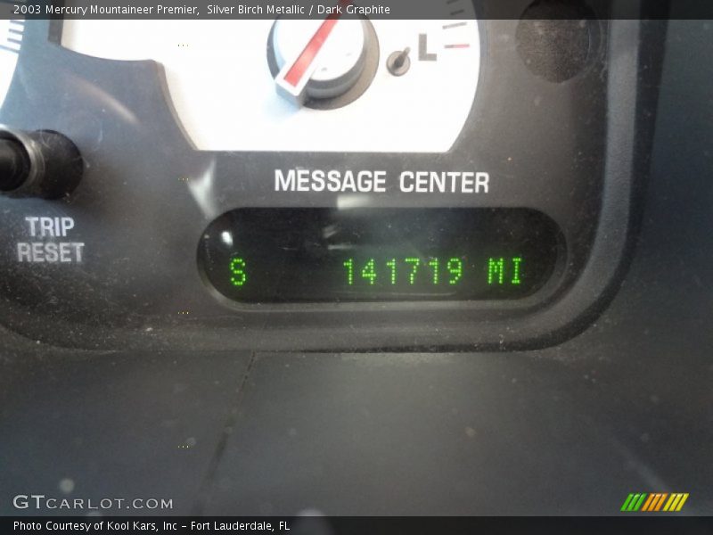 Silver Birch Metallic / Dark Graphite 2003 Mercury Mountaineer Premier