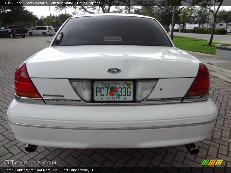Vibrant White / Light Graphite 1999 Ford Crown Victoria