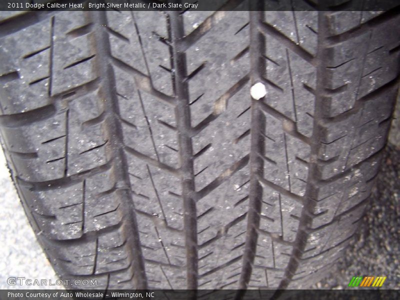 Bright Silver Metallic / Dark Slate Gray 2011 Dodge Caliber Heat