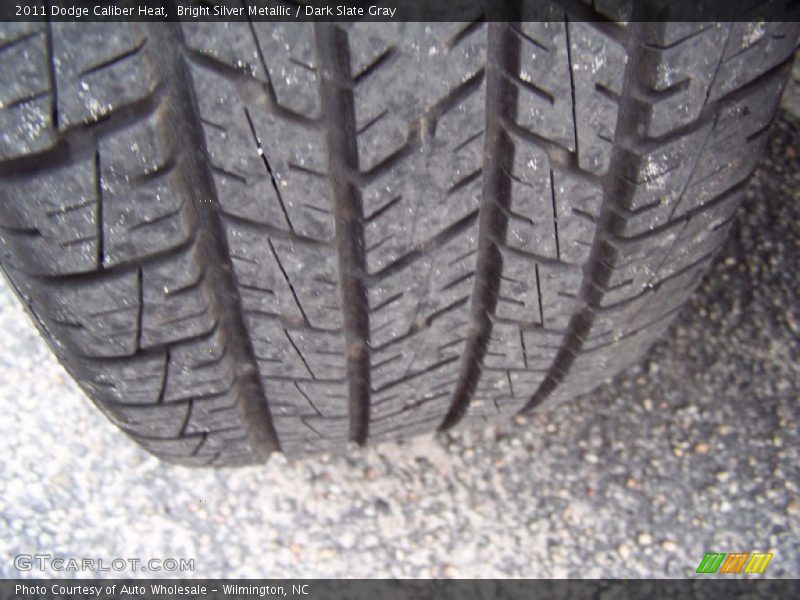 Bright Silver Metallic / Dark Slate Gray 2011 Dodge Caliber Heat