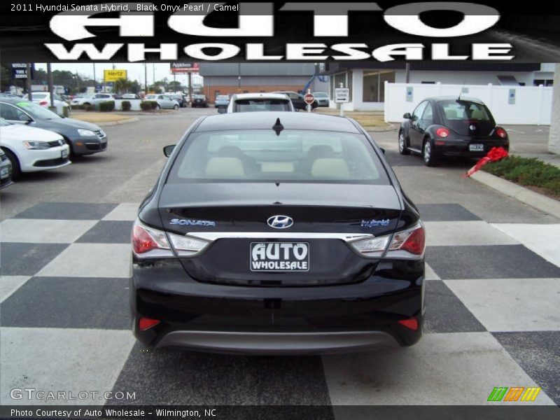 Black Onyx Pearl / Camel 2011 Hyundai Sonata Hybrid