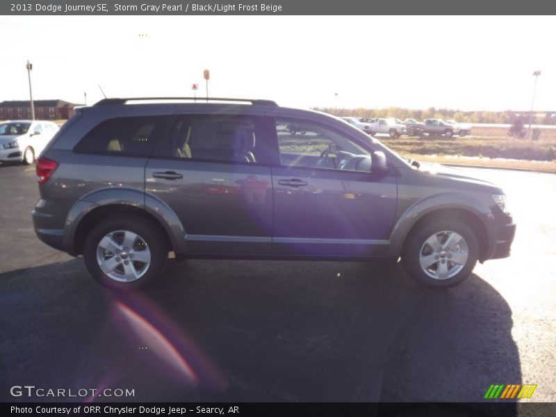 Storm Gray Pearl / Black/Light Frost Beige 2013 Dodge Journey SE