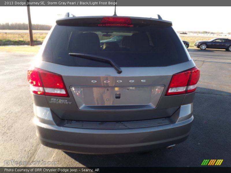 Storm Gray Pearl / Black/Light Frost Beige 2013 Dodge Journey SE