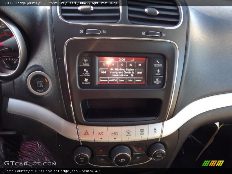 Storm Gray Pearl / Black/Light Frost Beige 2013 Dodge Journey SE