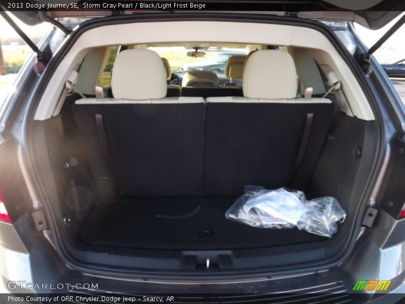 Storm Gray Pearl / Black/Light Frost Beige 2013 Dodge Journey SE