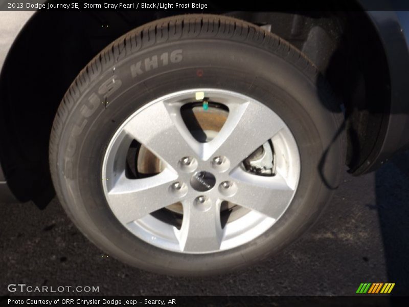 Storm Gray Pearl / Black/Light Frost Beige 2013 Dodge Journey SE