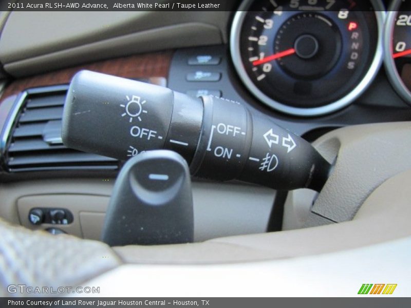 Controls of 2011 RL SH-AWD Advance