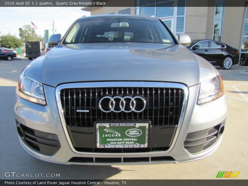 Quartz Grey Metallic / Black 2010 Audi Q5 3.2 quattro