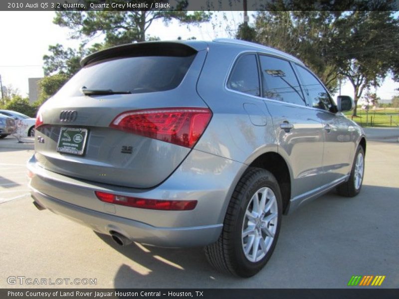 Quartz Grey Metallic / Black 2010 Audi Q5 3.2 quattro