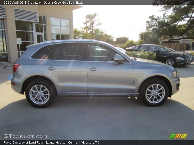 Quartz Grey Metallic / Black 2010 Audi Q5 3.2 quattro