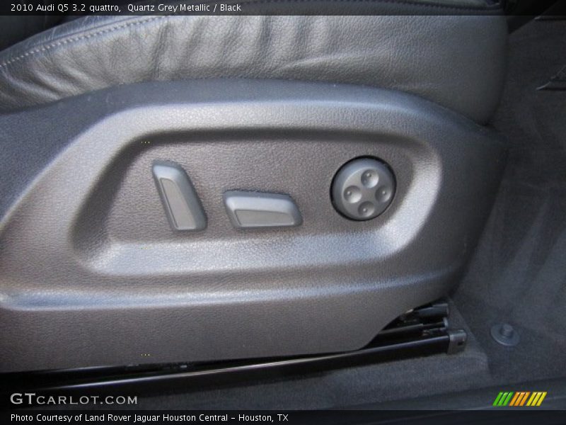 Quartz Grey Metallic / Black 2010 Audi Q5 3.2 quattro