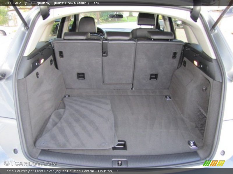 Quartz Grey Metallic / Black 2010 Audi Q5 3.2 quattro