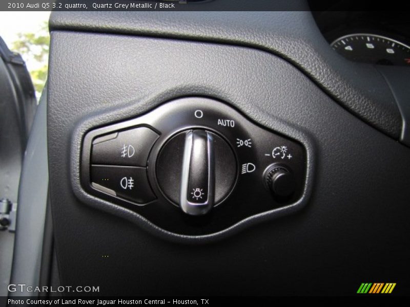 Quartz Grey Metallic / Black 2010 Audi Q5 3.2 quattro