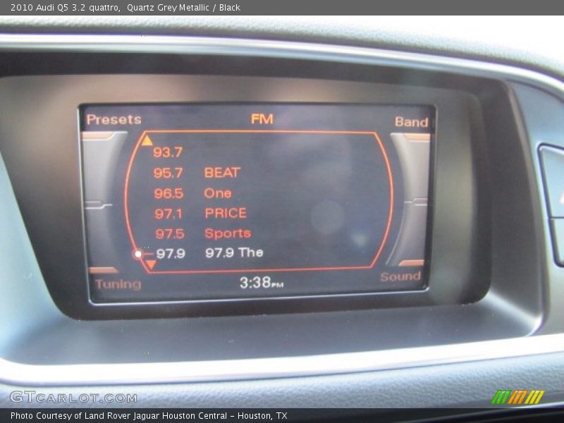 Quartz Grey Metallic / Black 2010 Audi Q5 3.2 quattro