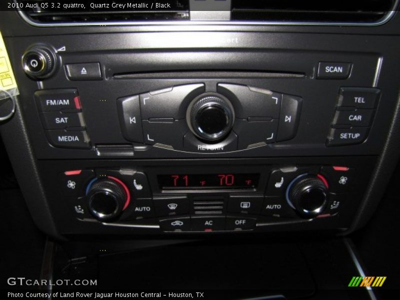 Quartz Grey Metallic / Black 2010 Audi Q5 3.2 quattro