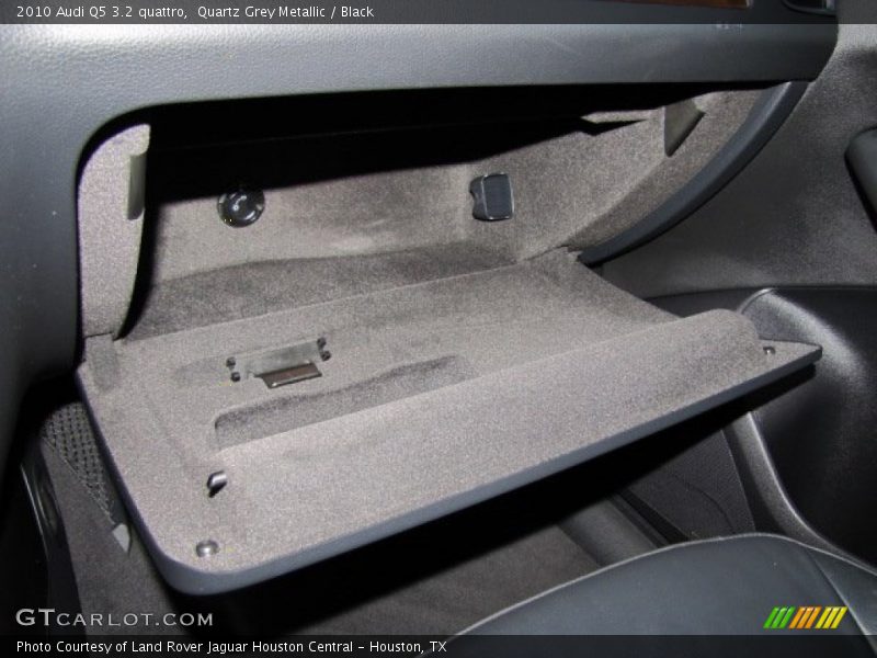 Quartz Grey Metallic / Black 2010 Audi Q5 3.2 quattro