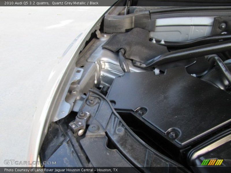 Quartz Grey Metallic / Black 2010 Audi Q5 3.2 quattro