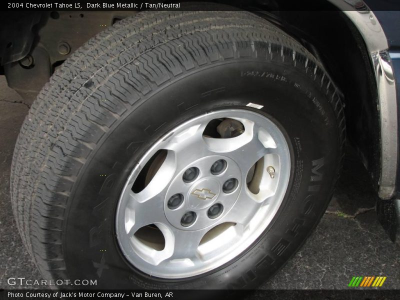 Dark Blue Metallic / Tan/Neutral 2004 Chevrolet Tahoe LS