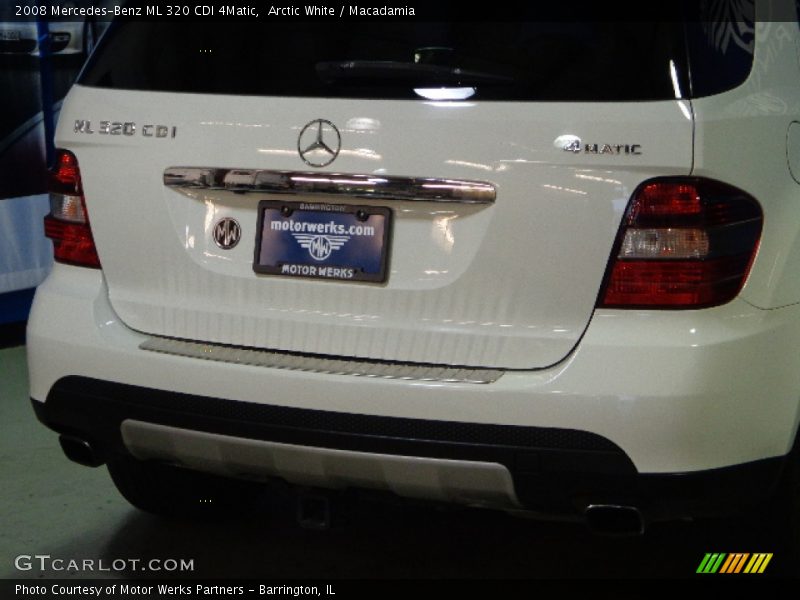 Arctic White / Macadamia 2008 Mercedes-Benz ML 320 CDI 4Matic
