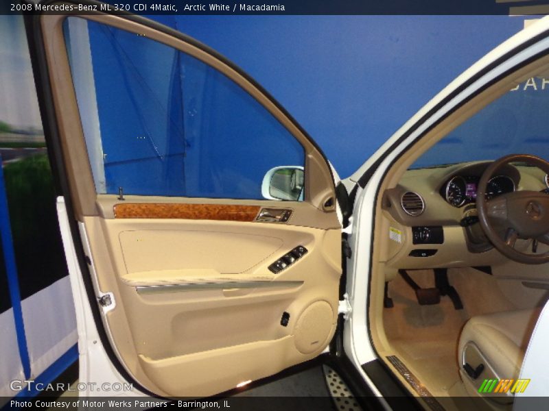 Arctic White / Macadamia 2008 Mercedes-Benz ML 320 CDI 4Matic