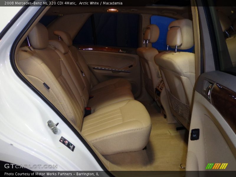 Arctic White / Macadamia 2008 Mercedes-Benz ML 320 CDI 4Matic