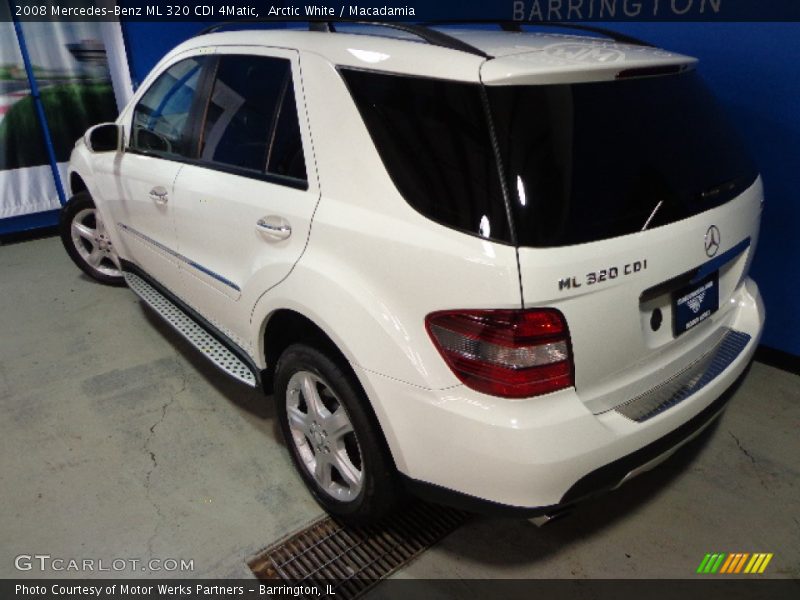 Arctic White / Macadamia 2008 Mercedes-Benz ML 320 CDI 4Matic