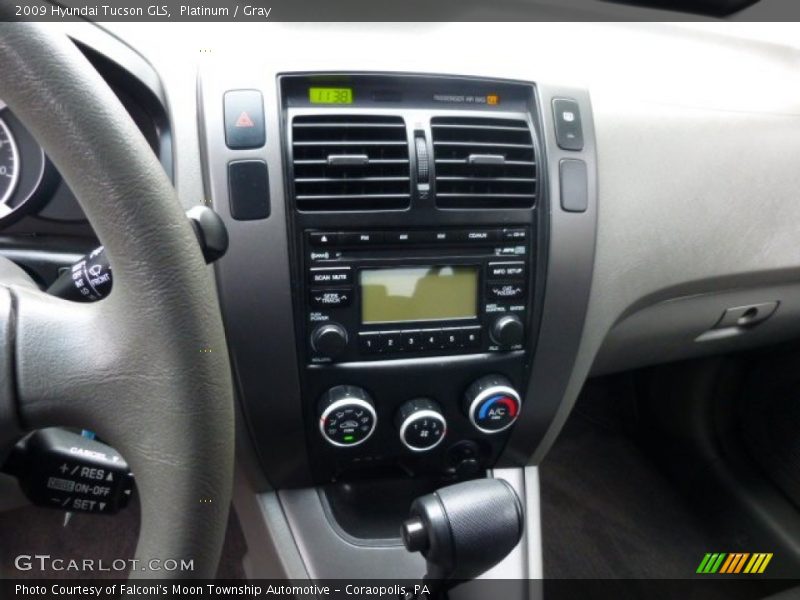 Platinum / Gray 2009 Hyundai Tucson GLS