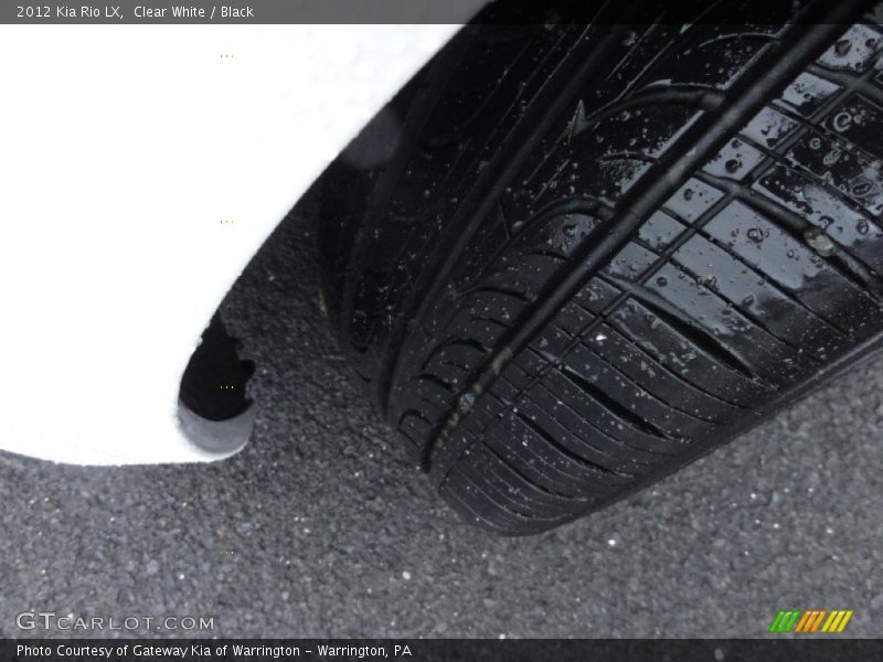 Clear White / Black 2012 Kia Rio LX