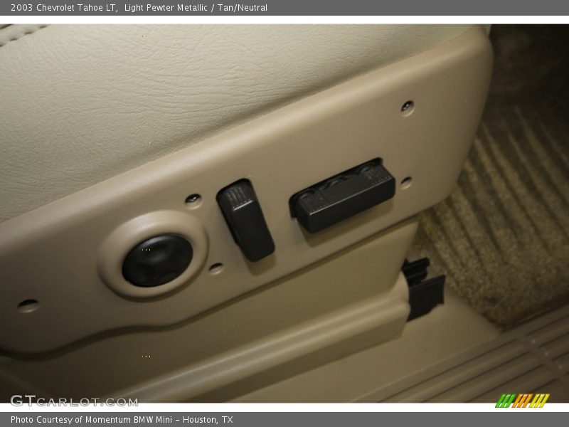 Light Pewter Metallic / Tan/Neutral 2003 Chevrolet Tahoe LT