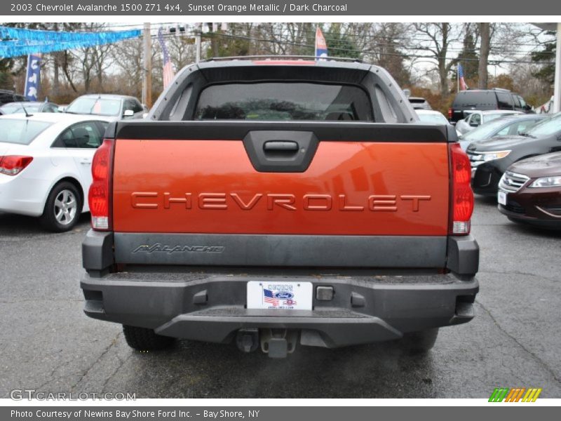 Sunset Orange Metallic / Dark Charcoal 2003 Chevrolet Avalanche 1500 Z71 4x4