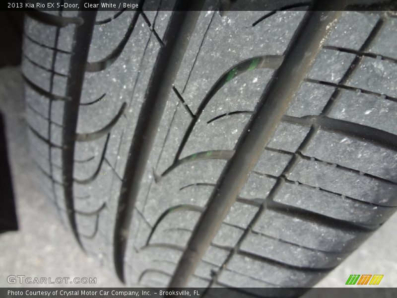 Clear White / Beige 2013 Kia Rio EX 5-Door