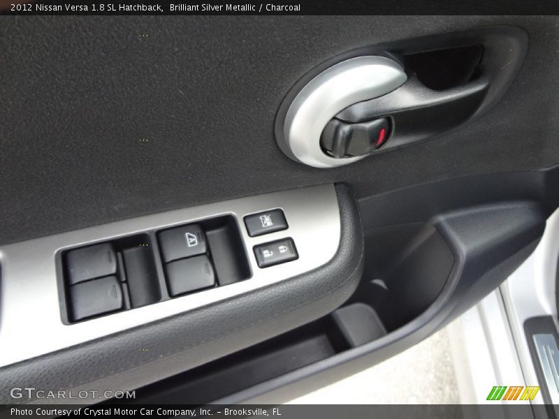 Controls of 2012 Versa 1.8 SL Hatchback