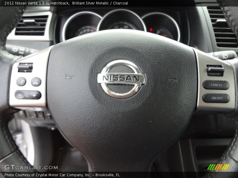 Controls of 2012 Versa 1.8 SL Hatchback