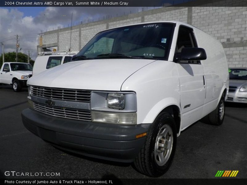 Front 3/4 View of 2004 Astro AWD Cargo Van