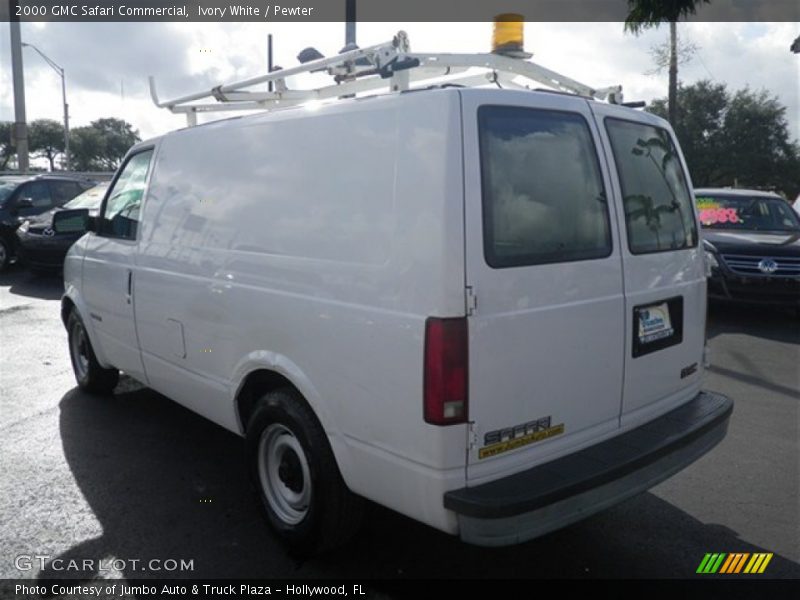 Ivory White / Pewter 2000 GMC Safari Commercial