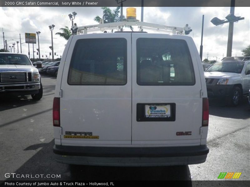 Ivory White / Pewter 2000 GMC Safari Commercial