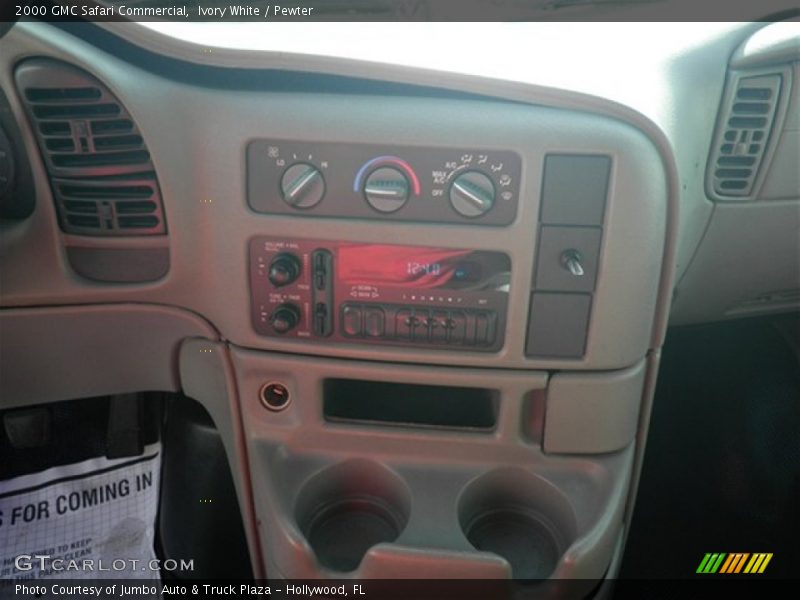 Ivory White / Pewter 2000 GMC Safari Commercial