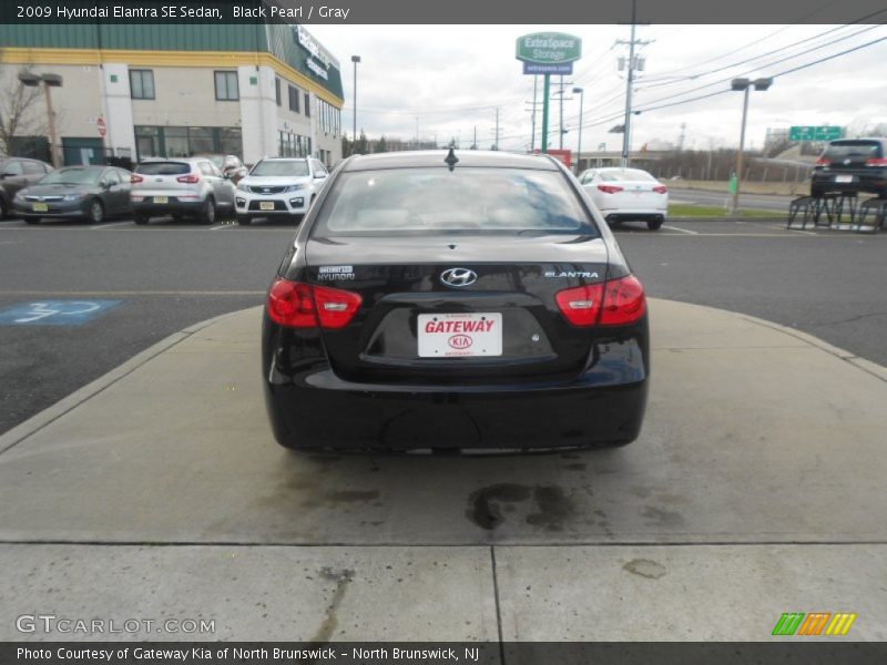 Black Pearl / Gray 2009 Hyundai Elantra SE Sedan