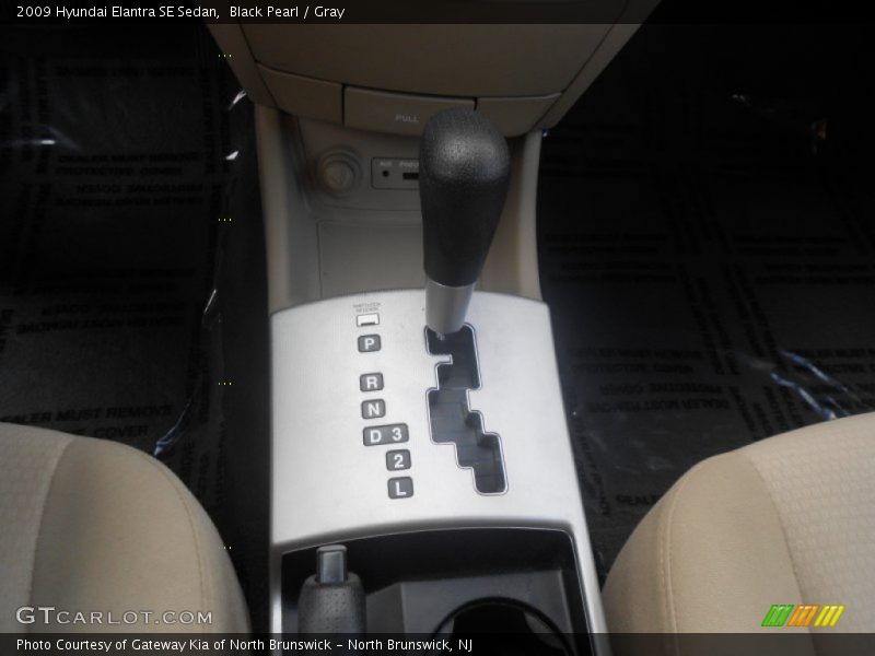  2009 Elantra SE Sedan 4 Speed Automatic Shifter