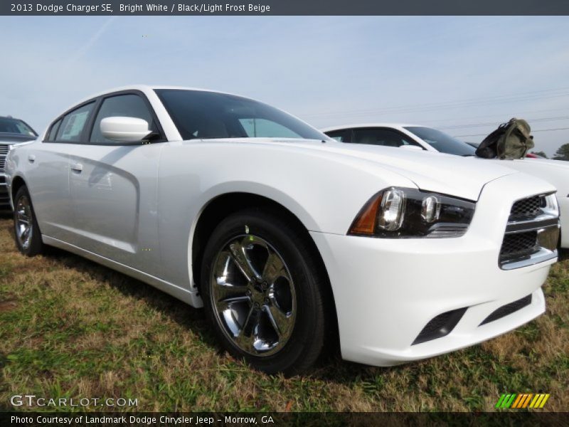 Bright White / Black/Light Frost Beige 2013 Dodge Charger SE