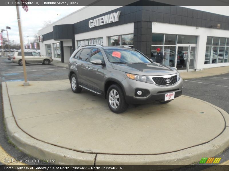 Titanium Silver / Black 2013 Kia Sorento LX