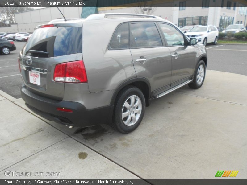 Titanium Silver / Black 2013 Kia Sorento LX