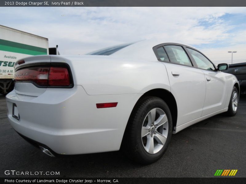 Ivory Pearl / Black 2013 Dodge Charger SE
