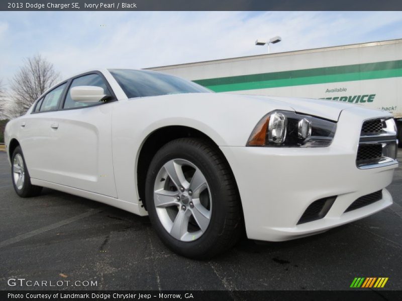 Ivory Pearl / Black 2013 Dodge Charger SE