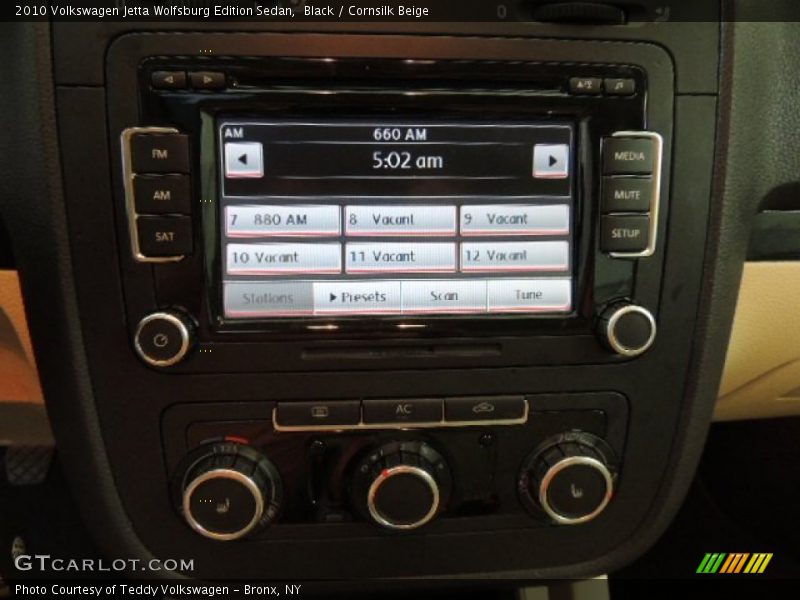 Black / Cornsilk Beige 2010 Volkswagen Jetta Wolfsburg Edition Sedan