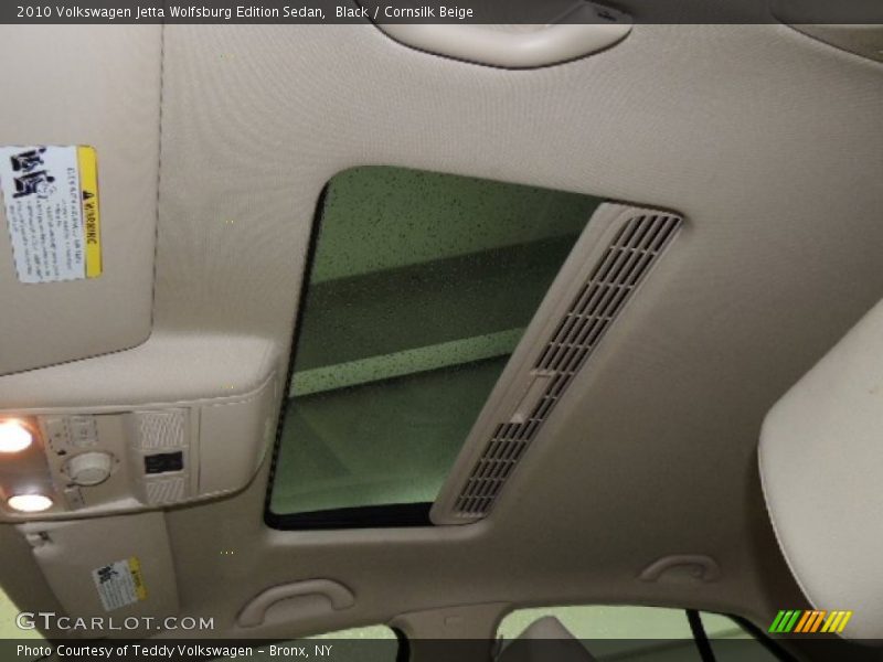 Black / Cornsilk Beige 2010 Volkswagen Jetta Wolfsburg Edition Sedan