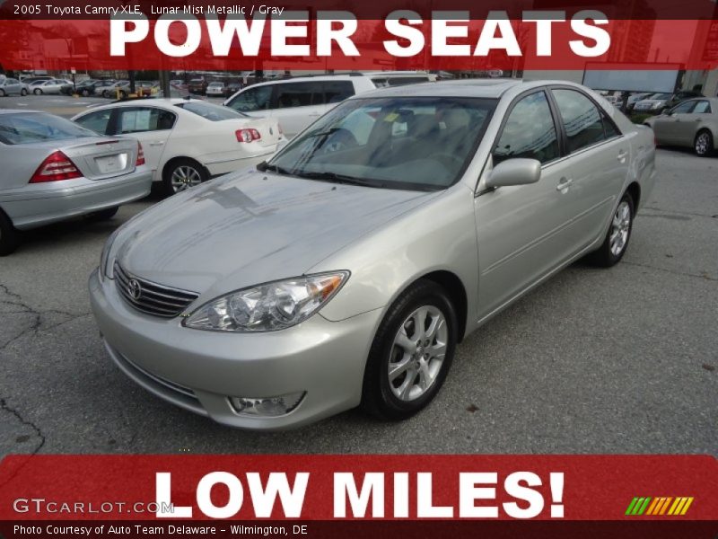 Lunar Mist Metallic / Gray 2005 Toyota Camry XLE